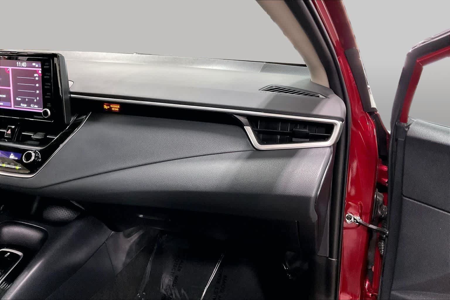 Used 2022 Toyota Corolla LE FWD image 18