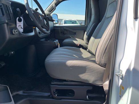 New 2025 Chevrolet Express 2500 RWD image 19
