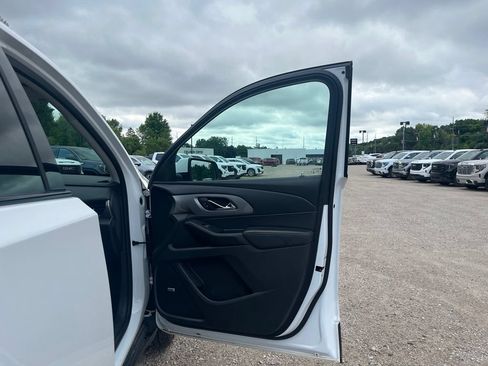 Used 2021 Chevrolet Traverse RS FWD image 36