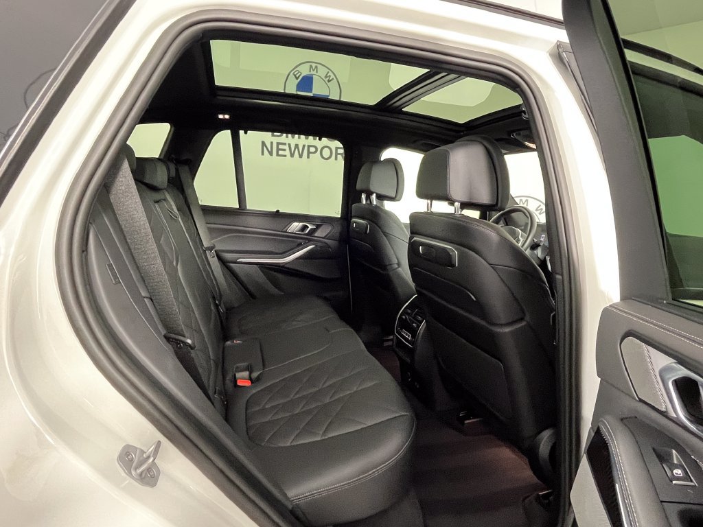 Certified 2025 BMW X5 M60i AWD/4WD image 22