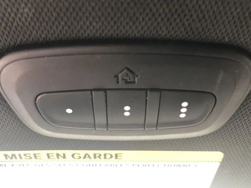Used 2020 Chrysler Pacifica Limited w/ Tire & Wheel Group FWD image 24