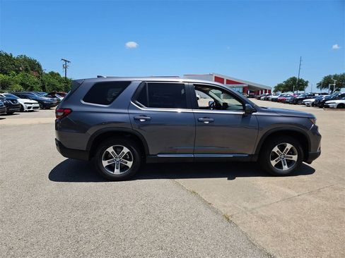 Used 2025 Honda Pilot EX-L image 9