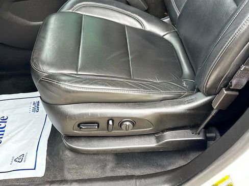 Used 2019 Chevrolet Traverse RS image 21