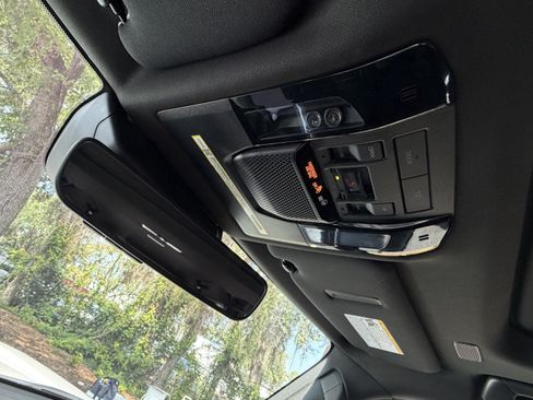 Used 2025 Lexus GX 550 AWD/4WD image 29