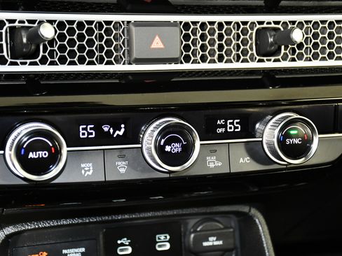 Certified 2025 Honda Civic Sport image 28