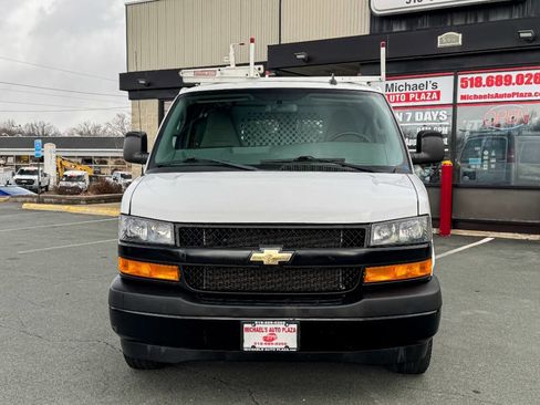 Used 2018 Chevrolet Express 2500 w/ Driver Convenience Package image 9