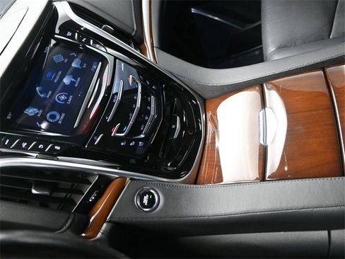 Used 2020 Cadillac Escalade 2WD image 26