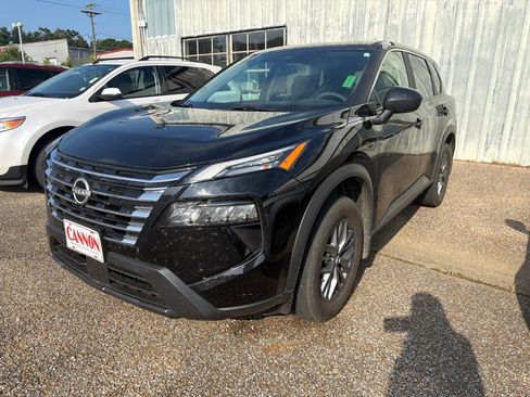 Used 2026 Nissan Rogue S FWD image 1