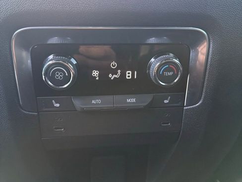 Used 2025 Chevrolet Suburban Premier w/ Sun And Tow Package image 10