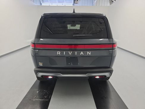 Used 2023 Rivian R1S Adventure image 4