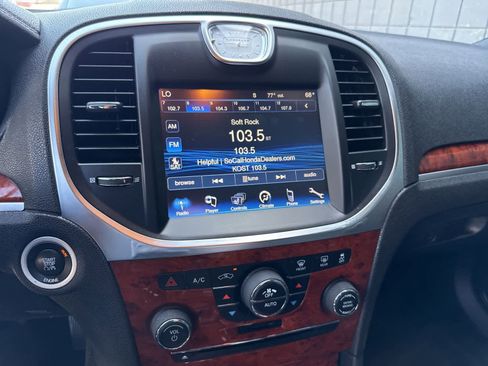 Used 2014 Chrysler 300 RWD image 15