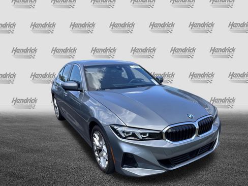 Used 2025 BMW 330i Sedan RWD image 2