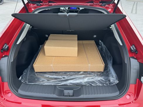 New 2026 Toyota Prius Plug-In Hybrid FWD image 9