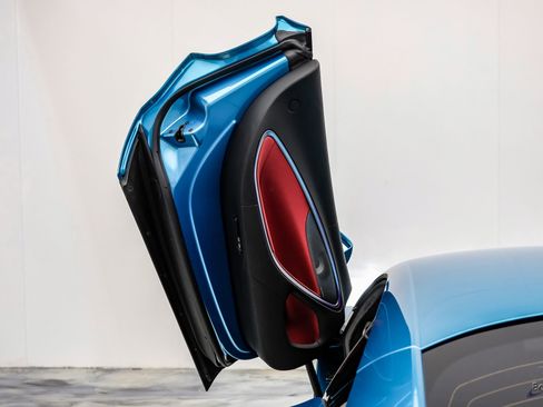 Used 2024 McLaren Artura RWD image 76