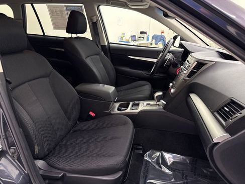Used 2011 Subaru Outback 2.5i Premium image 22