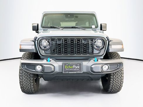 Used 2024 Jeep Wrangler Willys image 2