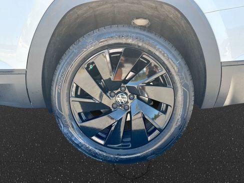 Certified 2026 Volkswagen Atlas SE FWD image 20