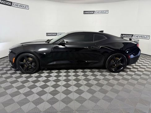 Used 2017 Chevrolet Camaro SS image 3