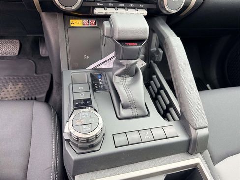 Used 2025 Toyota Tacoma TRD Off-Road image 6