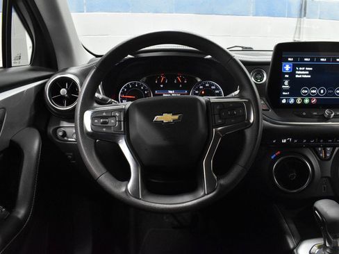 Used 2025 Chevrolet Blazer LT FWD image 6