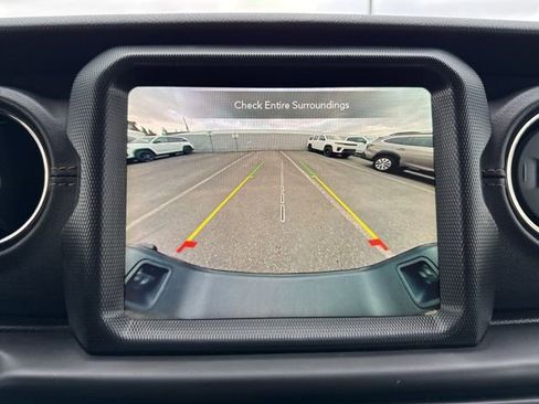 Used 2023 Jeep Gladiator Overland image 30