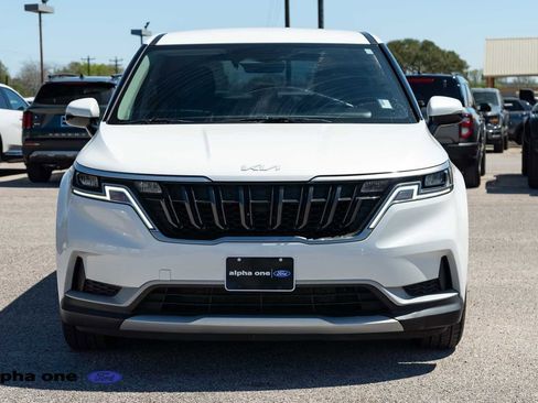 Used 2024 Kia Carnival LX image 2