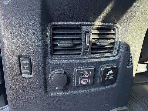 Used 2023 Nissan Titan Platinum Reserve w/ Moonroof Package AWD/4WD image 10
