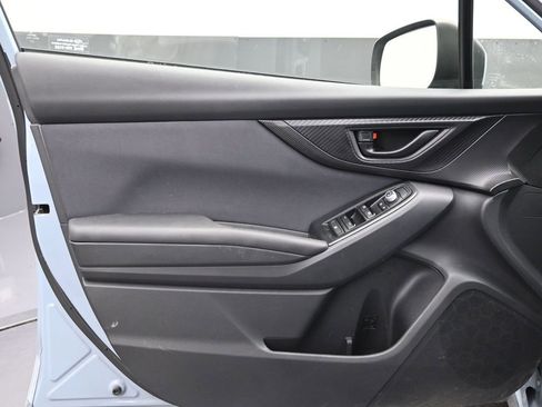 Used 2021 Subaru Crosstrek 2.0i Premium image 4