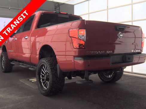 Used 2021 Nissan Titan SV w/ SV Convenience Package image 4