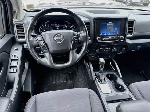 Used 2022 Nissan Frontier SV AWD/4WD image 18
