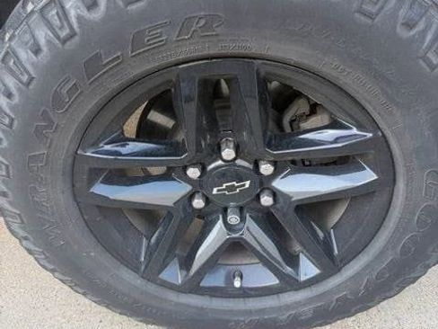 Used 2021 Chevrolet Silverado 1500 Custom Trail Boss w/ Safety Confidence Package image 3