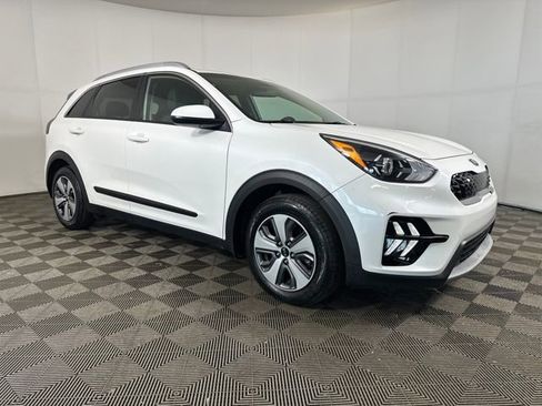 Used 2021 Kia Niro LX image 2
