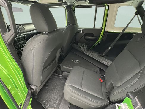 Used 2018 Jeep Wrangler Unlimited Sport S AWD/4WD image 10