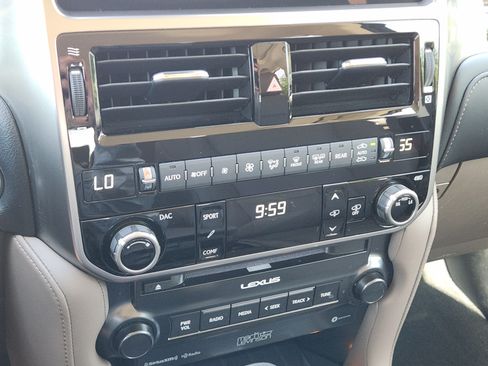 Used 2023 Lexus GX 460 Luxury w/ Accessory Package AWD/4WD image 25