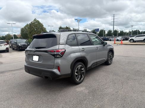 Used 2025 Subaru Forester Limited AWD/4WD image 18