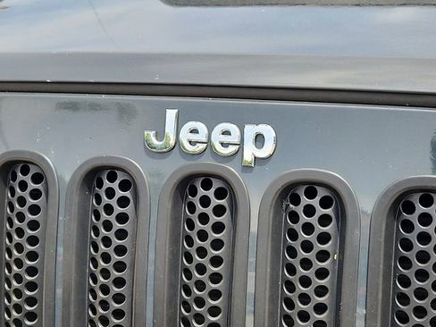 Used 2017 Jeep Wrangler Unlimited Sport w/ Quick Order Package 24S AWD/4WD image 5