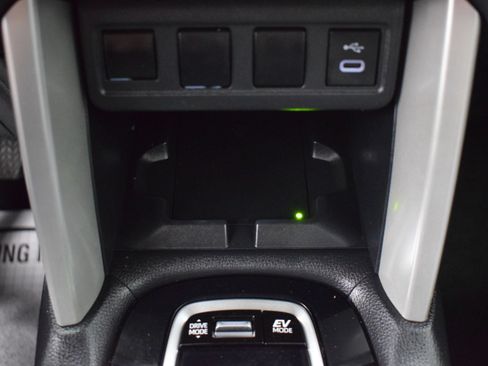 Used 2024 Toyota Corolla Cross AWD Hybrid image 15