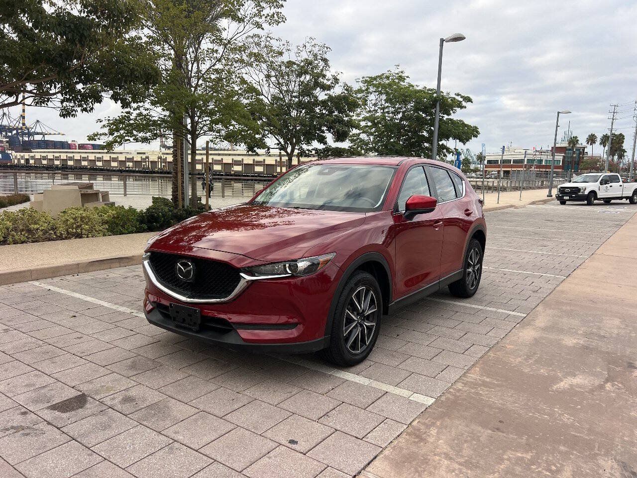 Used 2018 MAZDA CX-5 Touring w/ Preferred Equipment Package FWD image 2