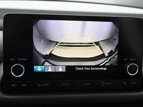 Used 2025 Honda HR-V LX image 17