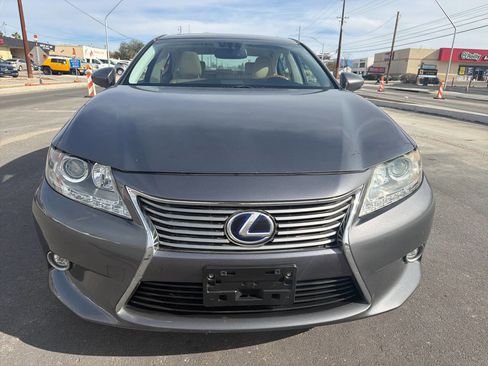 Used 2014 Lexus ES 300h w/ Luxury Package w/Bamboo Trim image 8