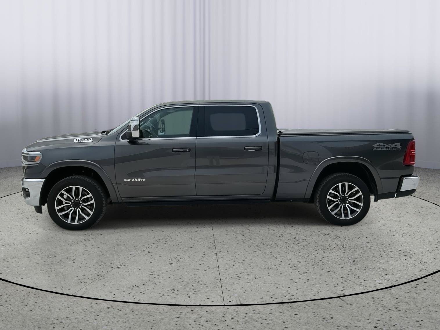 Used 2025 RAM 1500 Limited w/ Off Road Group AWD/4WD image 2