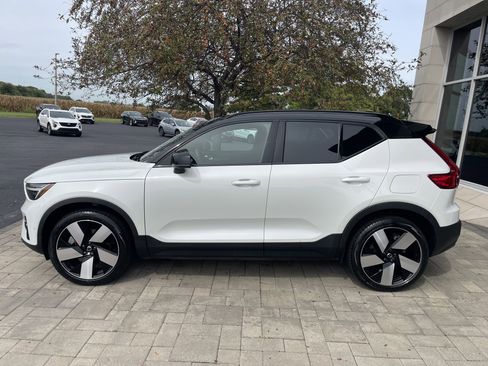 Used 2023 Volvo XC40 Recharge Ultimate w/ Protection Package Premier image 5