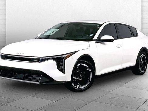Certified 2025 Kia K4 EX FWD image 12