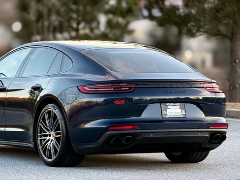 Used 2018 Porsche Panamera 4S image 47
