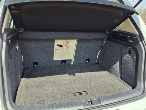 Used 2017 Volkswagen Tiguan S image 19