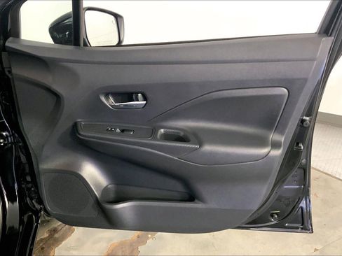 Used 2025 Nissan Versa SV FWD image 25