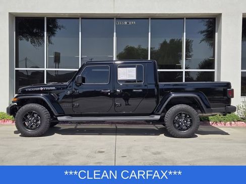 Certified 2025 Jeep Gladiator Sport AWD/4WD image 4