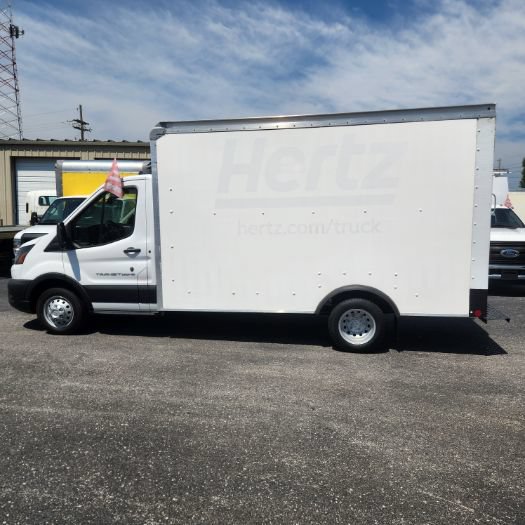 Used 2022 Ford Transit 350 DRW RWD image 2