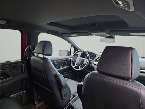 Used 2024 Honda Odyssey Sport image 18
