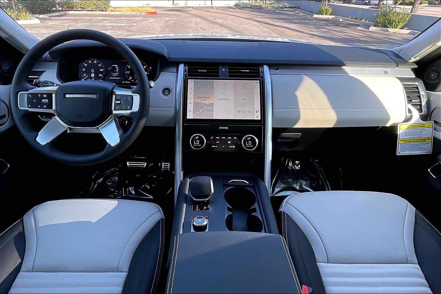 New 2026 Land Rover Discovery Limited Edition AWD/4WD image 10